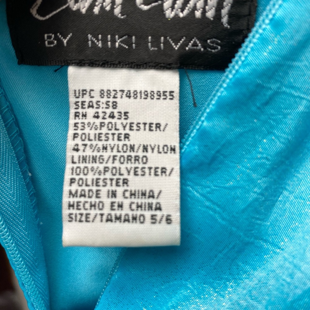 Prom Dress. - Picture 2 of 3